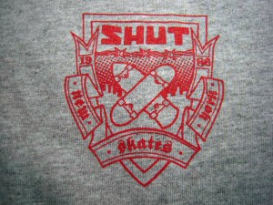 shut_crest_s_s_tee_hethergrey3