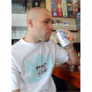 09_7_9_shut_158crest_tee_white_peplr